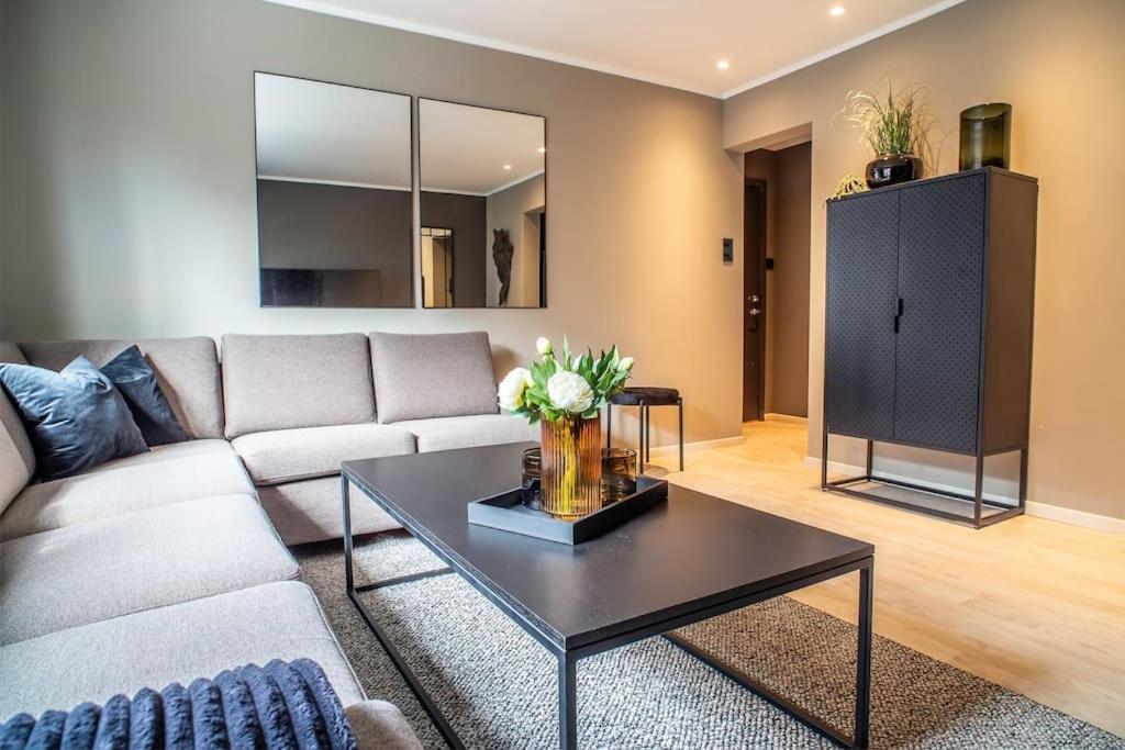 Апартаменты Near Brosundet, Newly Refurnished, Free Street Parking Олесунн Экстерьер фото