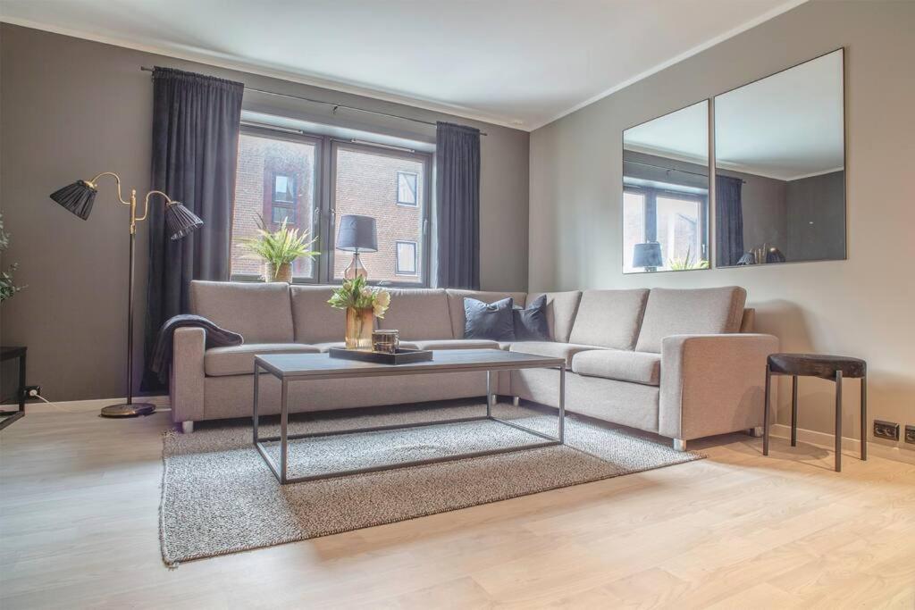 Апартаменты Near Brosundet, Newly Refurnished, Free Street Parking Олесунн Экстерьер фото