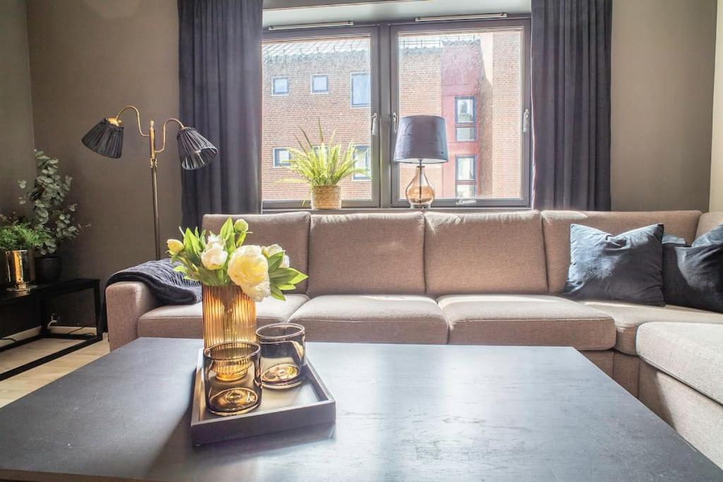 Апартаменты Near Brosundet, Newly Refurnished, Free Street Parking Олесунн Экстерьер фото